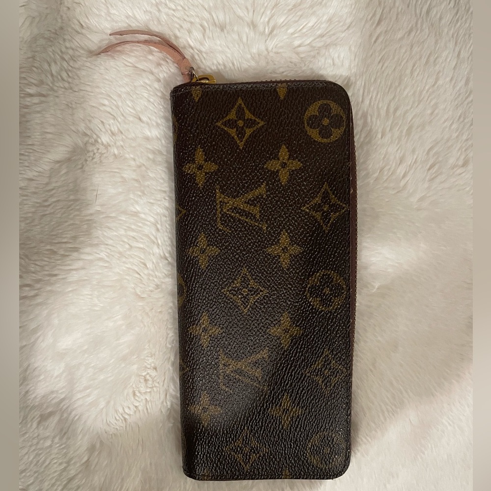 Louis Vuitton Clemence wallet with rose interior